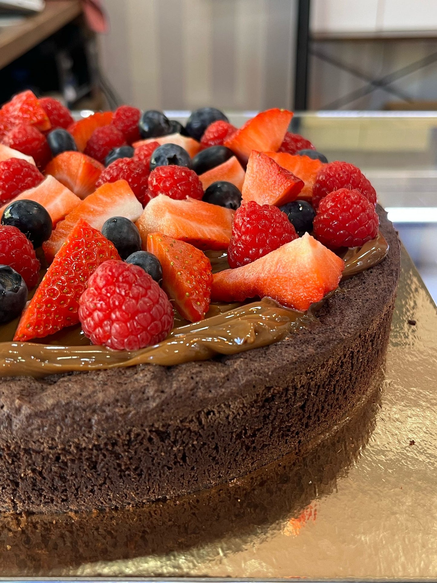 Brownie, Dulce de leche y Nata montada o Frutos Rojos